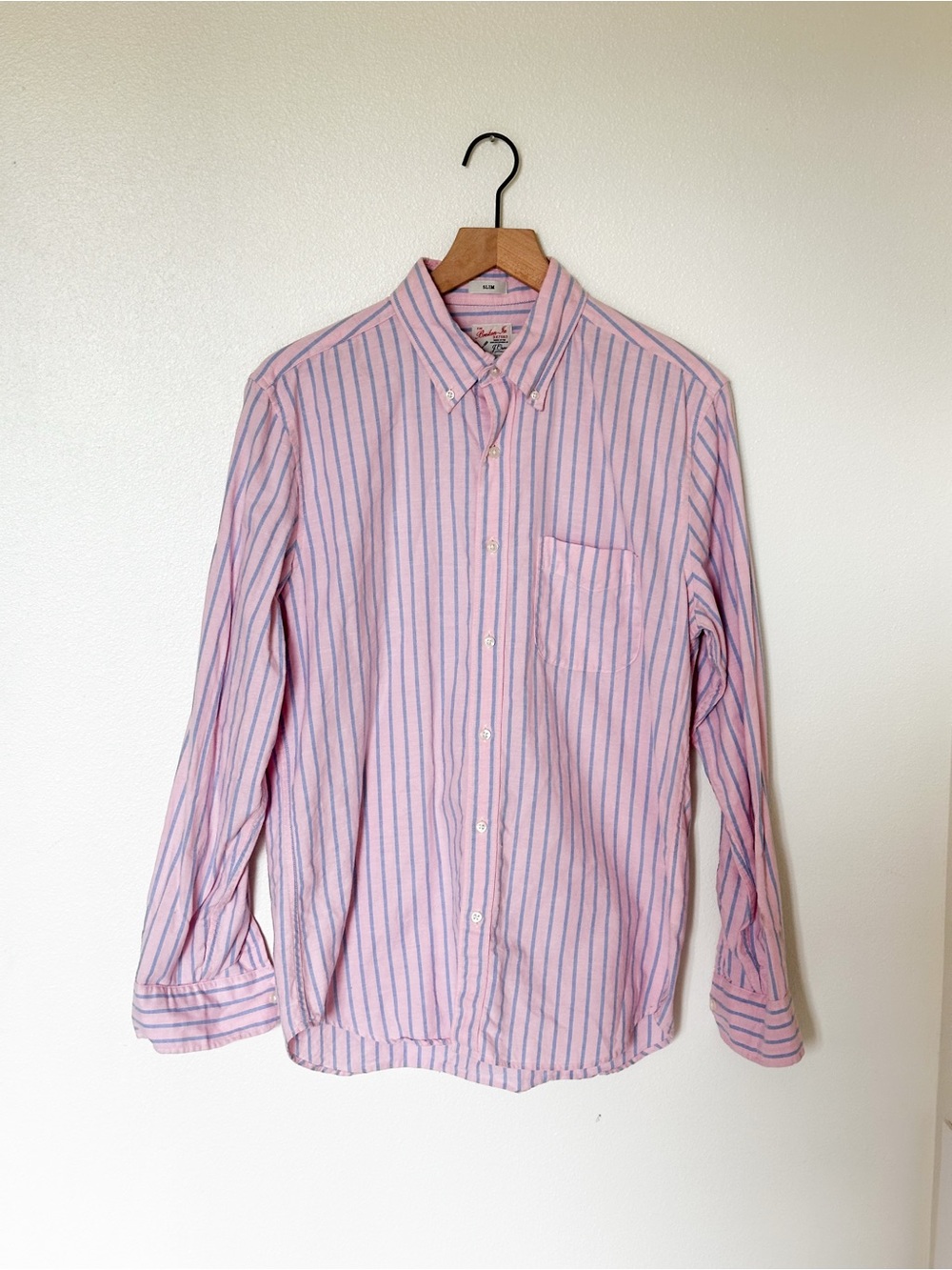 J Crew The Broken-In Oxford Slim Pink with light blue Stripe Button-Down Shirt-M
